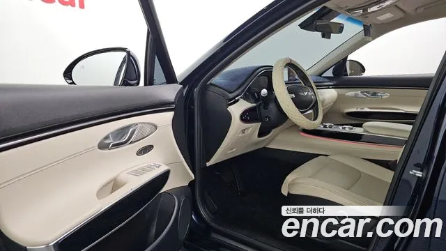 Genesis GV70 — Фото автомобиля 10