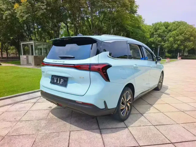 Forthing Yacht — Фото автомобиля 9