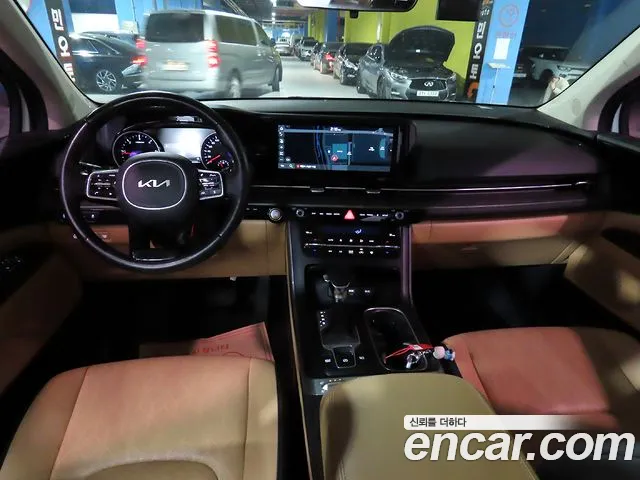 Kia Carnival Generation 4 — Фото автомобиля 5