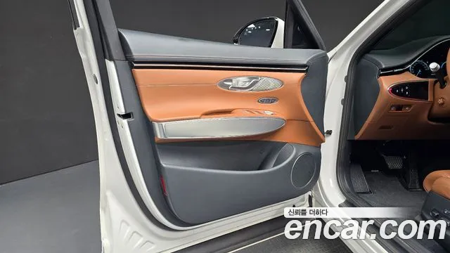 Genesis GV70 — Фото автомобиля 23