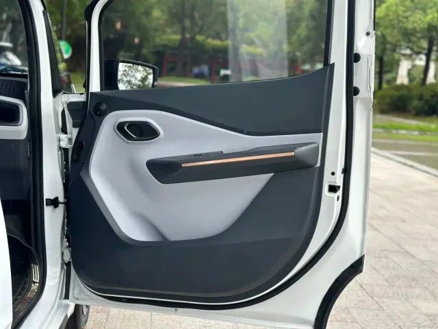 Wuling NanoEV — Фото автомобиля 13
