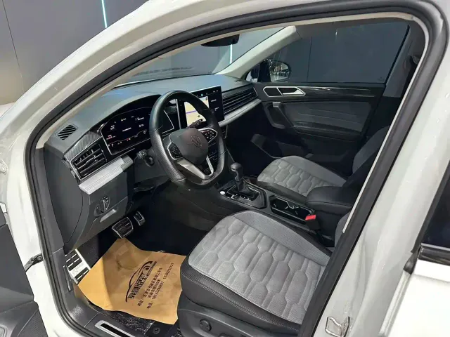 Volkswagen Tiguan X — Фото автомобиля 10
