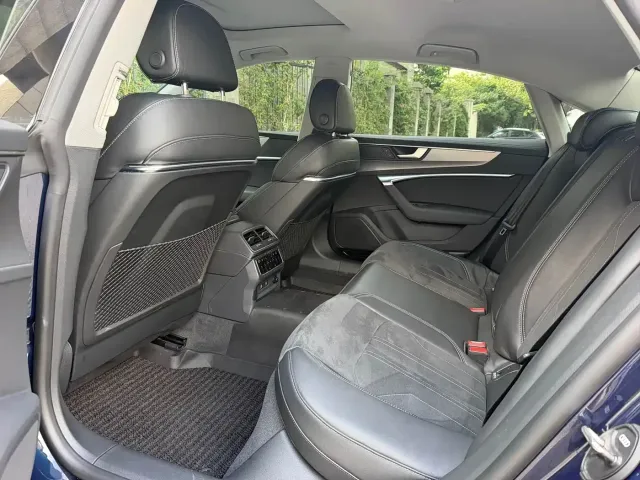 Audi A7L — Фото автомобиля 9