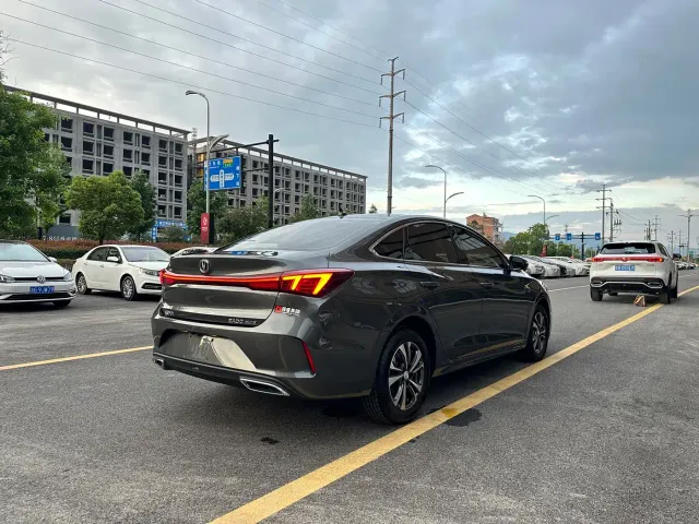 Changan Eado — Фото автомобиля 4
