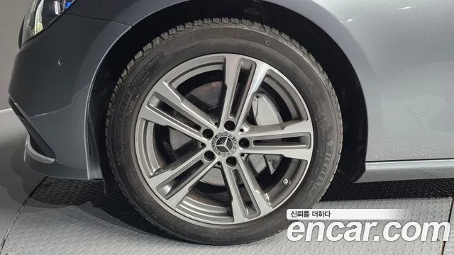 Mercedes-Benz E-Class E-класс W213 E350 4MATIC Avantgarde — Фото автомобиля 5
