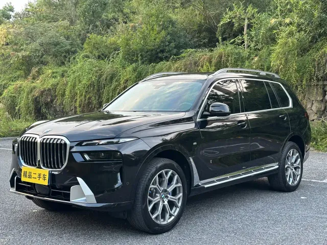 Фотография автомобиля — BMW X7