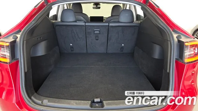 Tesla Model Y — Фото автомобиля 26