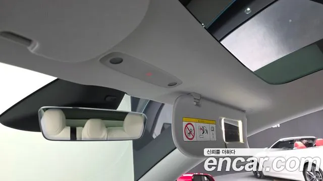Tesla Model 3 — Фото автомобиля 23