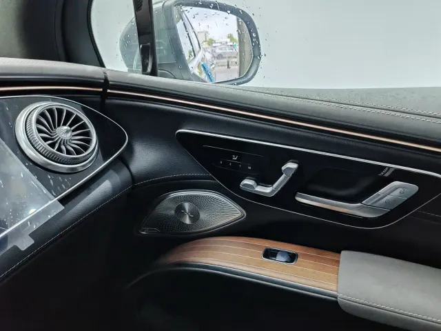 Mercedes-Benz EQS SUV — Фото автомобиля 15