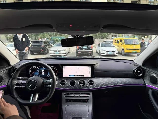 Mercedes-Benz E-Class — Фото автомобиля 4