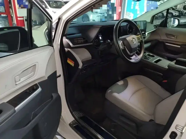 Toyota Granvia — Фото автомобиля 15
