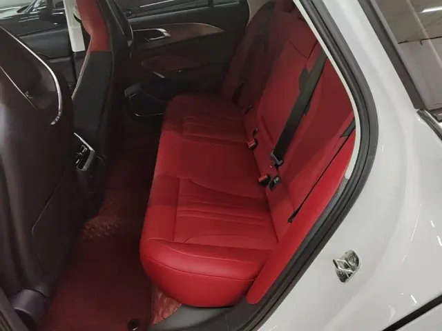 Hongqi H6 — Фото автомобиля 16