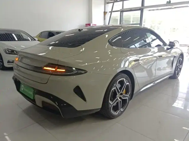 Xiaomi SU7 — Фото автомобиля 6