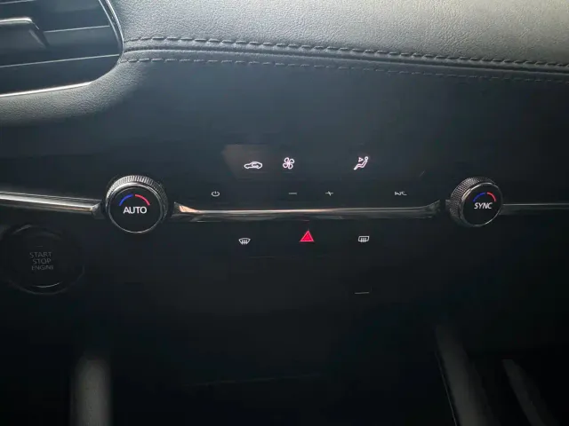 Mazda Axela — Фото автомобиля 17
