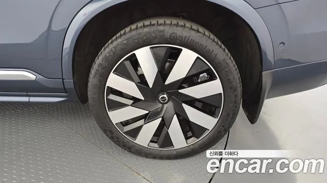 Volvo XC90 — Фото автомобиля 6