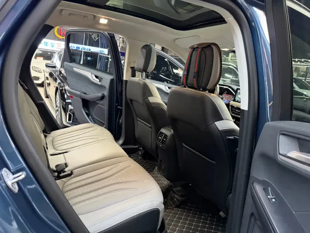 Ford Escape — Фото автомобиля 17