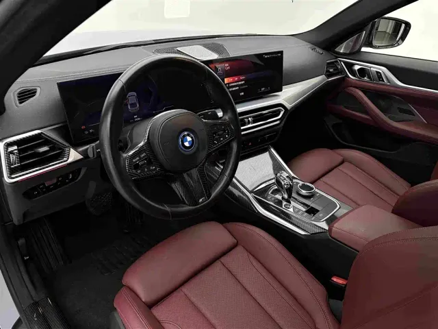 BMW i4 — Фото автомобиля 16