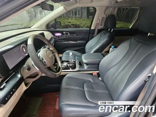 Kia Carnival Generation 4 — Фото автомобиля 2