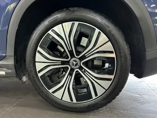 Mercedes-Benz EQE SUV — Фото автомобиля 9