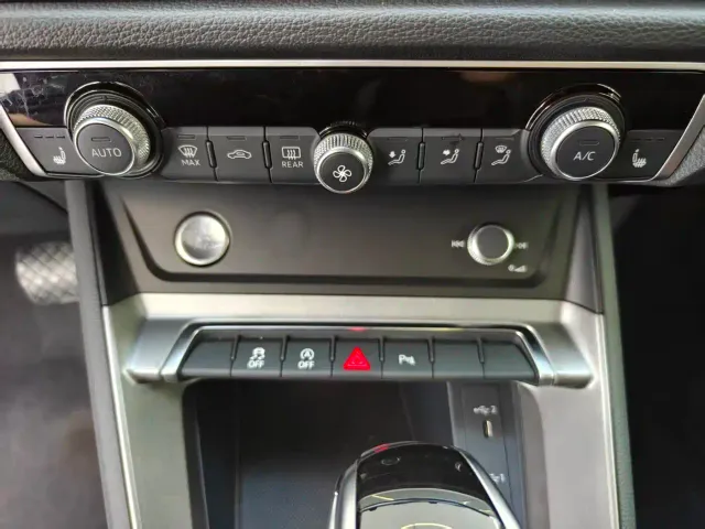 Audi Q3 — Фото автомобиля 11