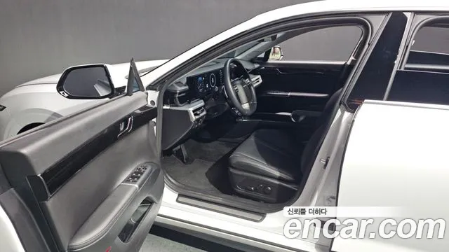 Hyundai Grandeur Grandeur (GN7) 2.5 Бензин 2WD — Фото автомобиля 10