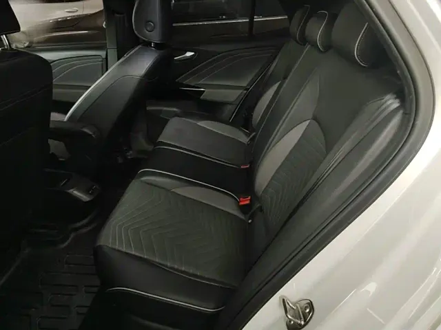 Volkswagen ID.3 — Фото автомобиля 16