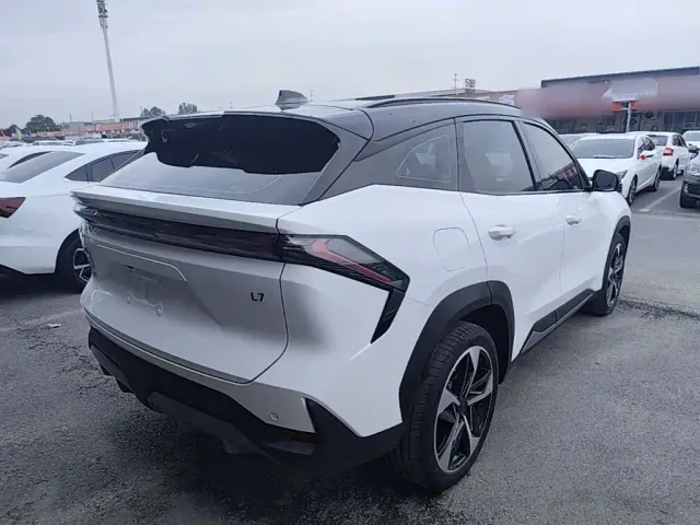 Geely Galaxy L7 — Фото автомобиля 6