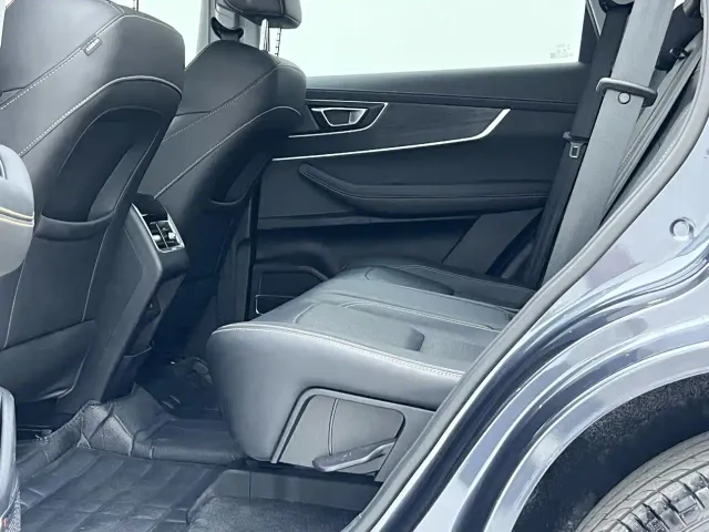 Chery Tiggo 8 — Фото автомобиля 3