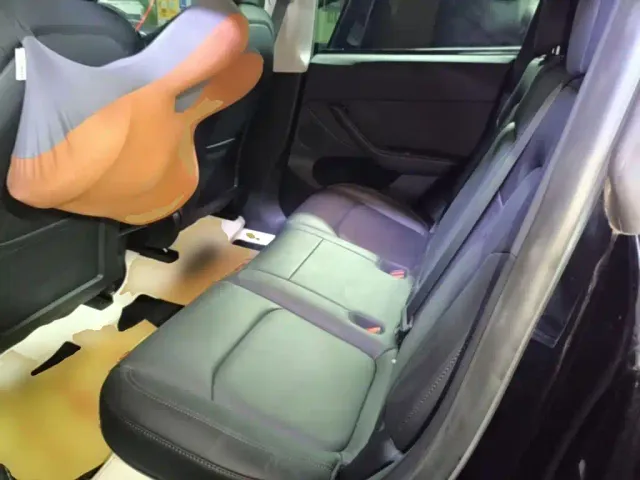 Tesla Model Y — Фото автомобиля 16