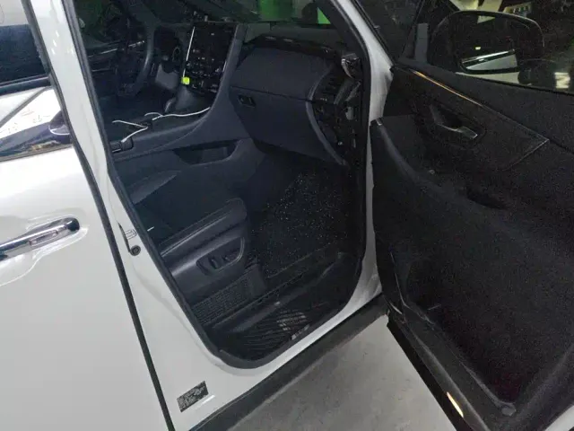 Toyota Alphard — Фото автомобиля 8