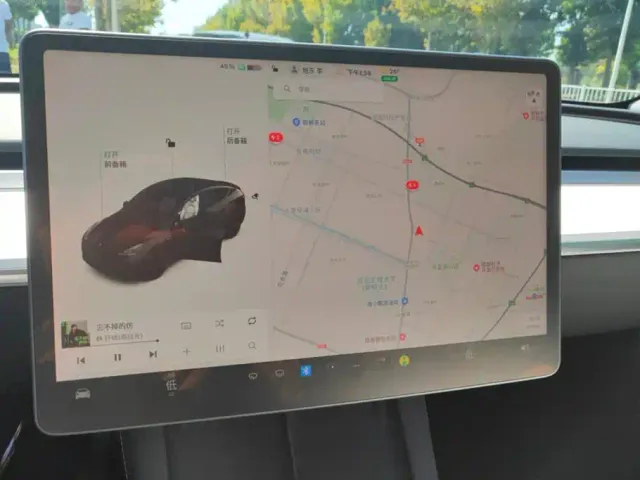 Tesla Model Y — Фото автомобиля 13