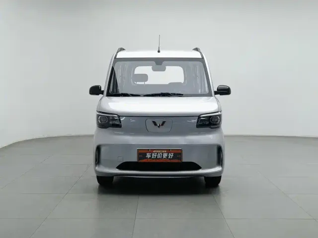 Wuling Zhiguang NEV — Фото автомобиля 3