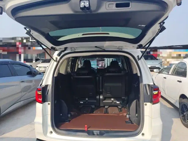 Honda Odyssey 2024 2.0L e:HEV Sharp·Comfort Edition — Фото автомобиля 18