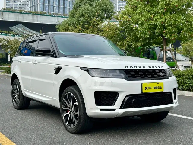 Land Rover Range Rover Sport — Фото автомобиля 3