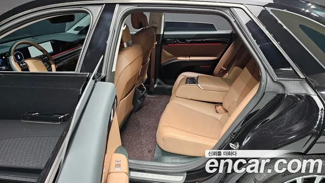 Hyundai Grandeur Grandeur (GN7) 2.5 Бензин 2WD — Фото автомобиля 19