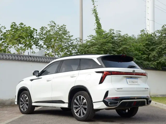 Changan CS75 Plus — Фото автомобиля 4