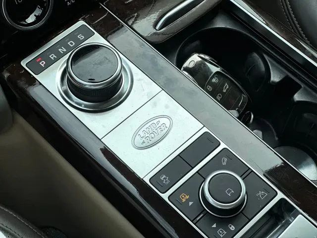 Land Rover Range Rover — Фото автомобиля 16