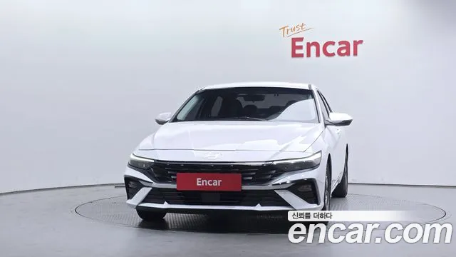Hyundai Avante CN7 — Фото автомобиля 3