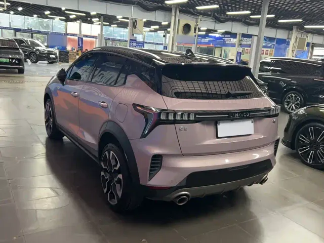 Lynk & Co 06 — Фото автомобиля 10