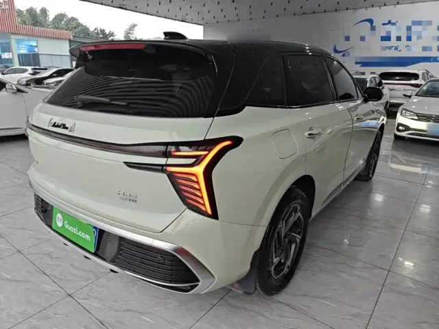 Hongqi HS3 — Фото автомобиля 6