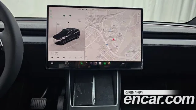 Tesla Model Y — Фото автомобиля 12