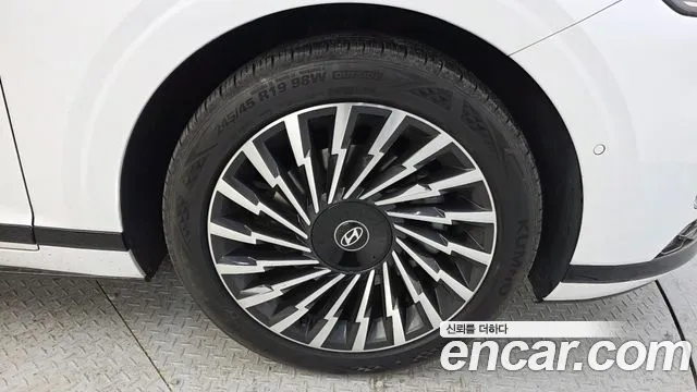 Hyundai Grandeur Grandeur (GN7) 2.5 Бензин 2WD — Фото автомобиля 5
