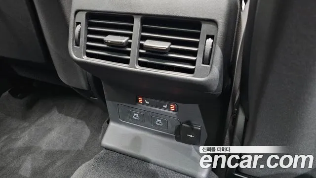 Land Rover Range Rover Velar Range Rover Velar 2.0 P250 Dynamic SE — Фото автомобиля 18