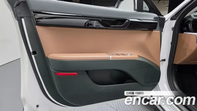 Hyundai Grandeur GN7 — Фото автомобиля 13