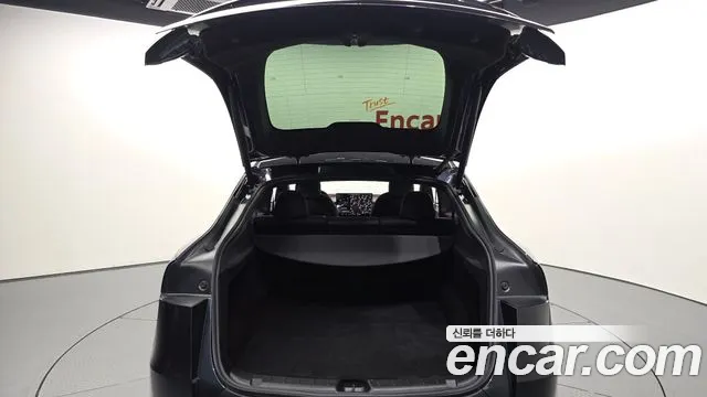 Tesla Model Y — Фото автомобиля 20