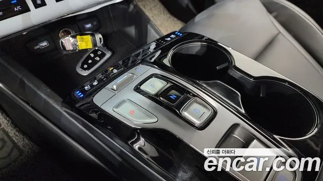 Hyundai Tucson Tucson (NX4) Дизель 2.0 2WD — Фото автомобиля 9