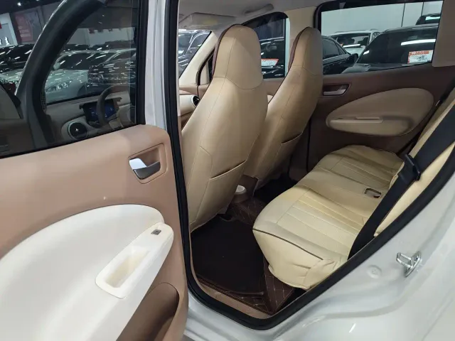 Wuling Hongguang Mini EV — Фото автомобиля 6