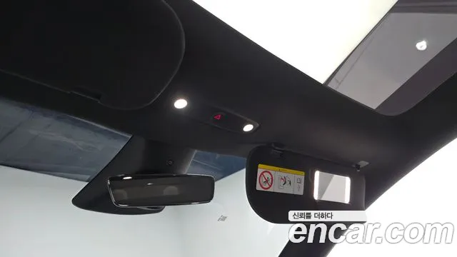Tesla Model Y — Фото автомобиля 16