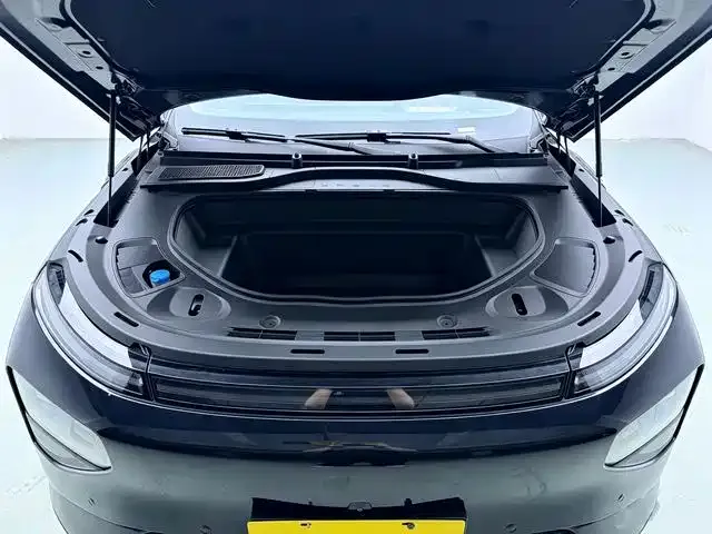 Xpeng G9 — Фото автомобиля 9