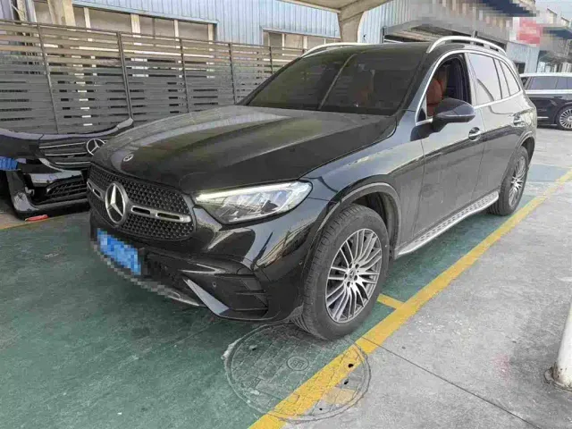 Фотография автомобиля — Mercedes-Benz GLC-Class